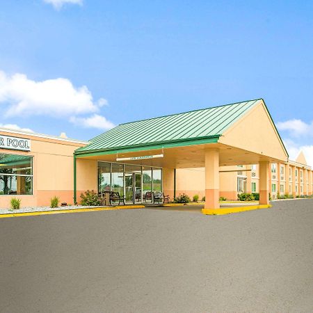 Travelodge By Wyndham Lincoln Airport I-80 Eksteriør bilde