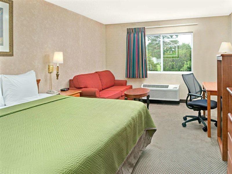 Travelodge By Wyndham Lincoln Airport I-80 Eksteriør bilde