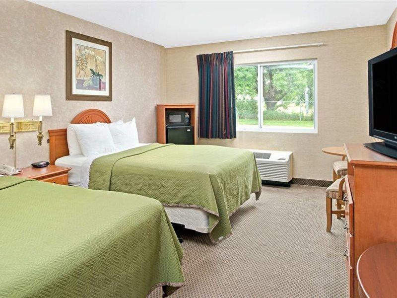 Travelodge By Wyndham Lincoln Airport I-80 Eksteriør bilde