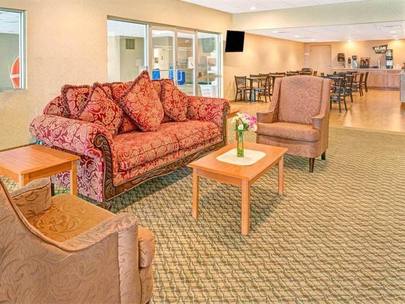Travelodge By Wyndham Lincoln Airport I-80 Eksteriør bilde
