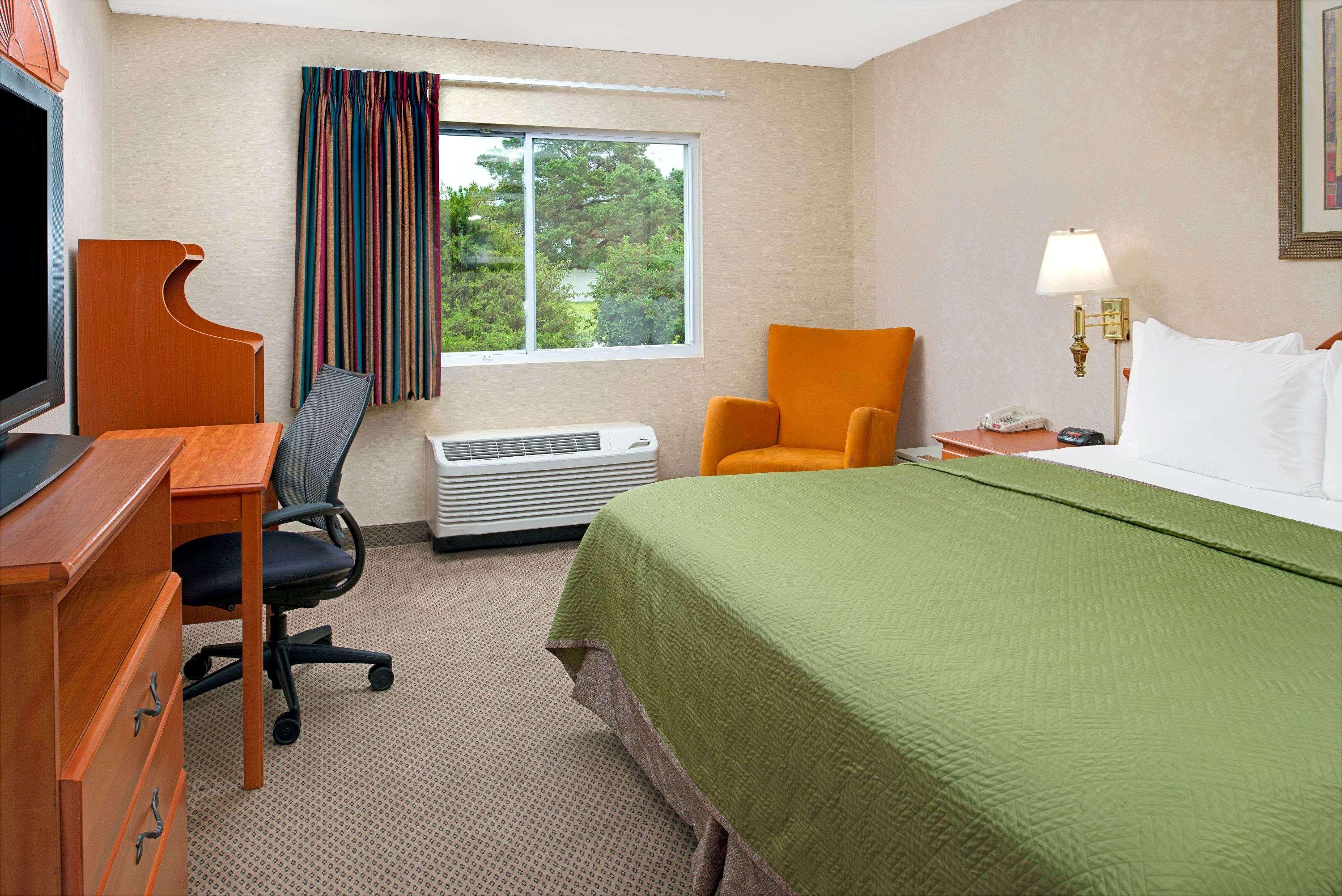 Travelodge By Wyndham Lincoln Airport I-80 Eksteriør bilde